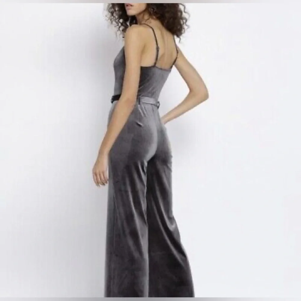Forever 21 Dark Grey Silver Velvet Wide Leg Jumpsuit - Picture 5 of 10